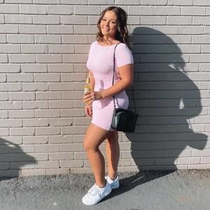 Meet your Posher, Courtney